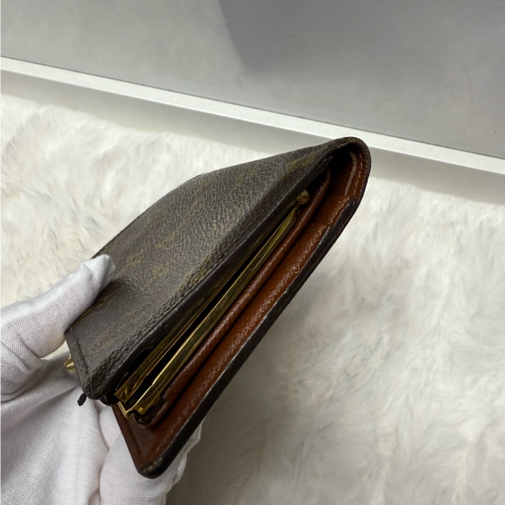 Authentic Louis Vuitton Monogram Kisslock Wallet - Picture 4 of 11
